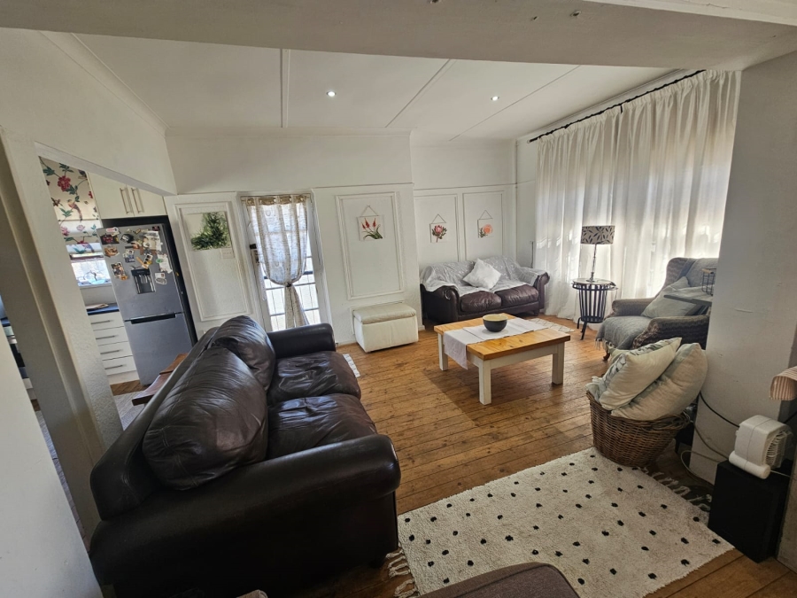 To Let 2 Bedroom Property for Rent in Oakdale Western Cape